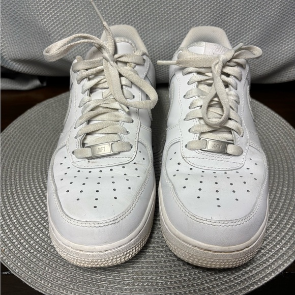 Nike Women's White Sneakers - Picture 2 of 5